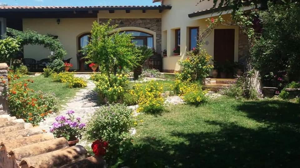 B&B Ottoulivi Sardara Ngoại thất bức ảnh