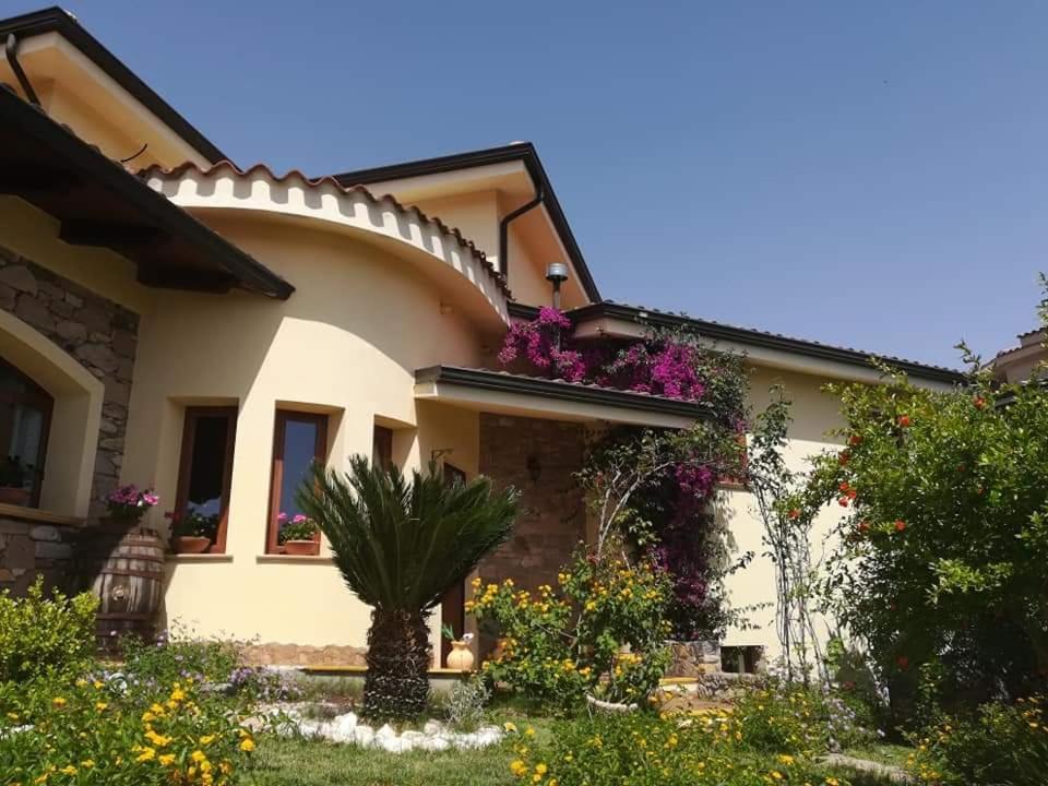 B&B Ottoulivi Sardara Ngoại thất bức ảnh